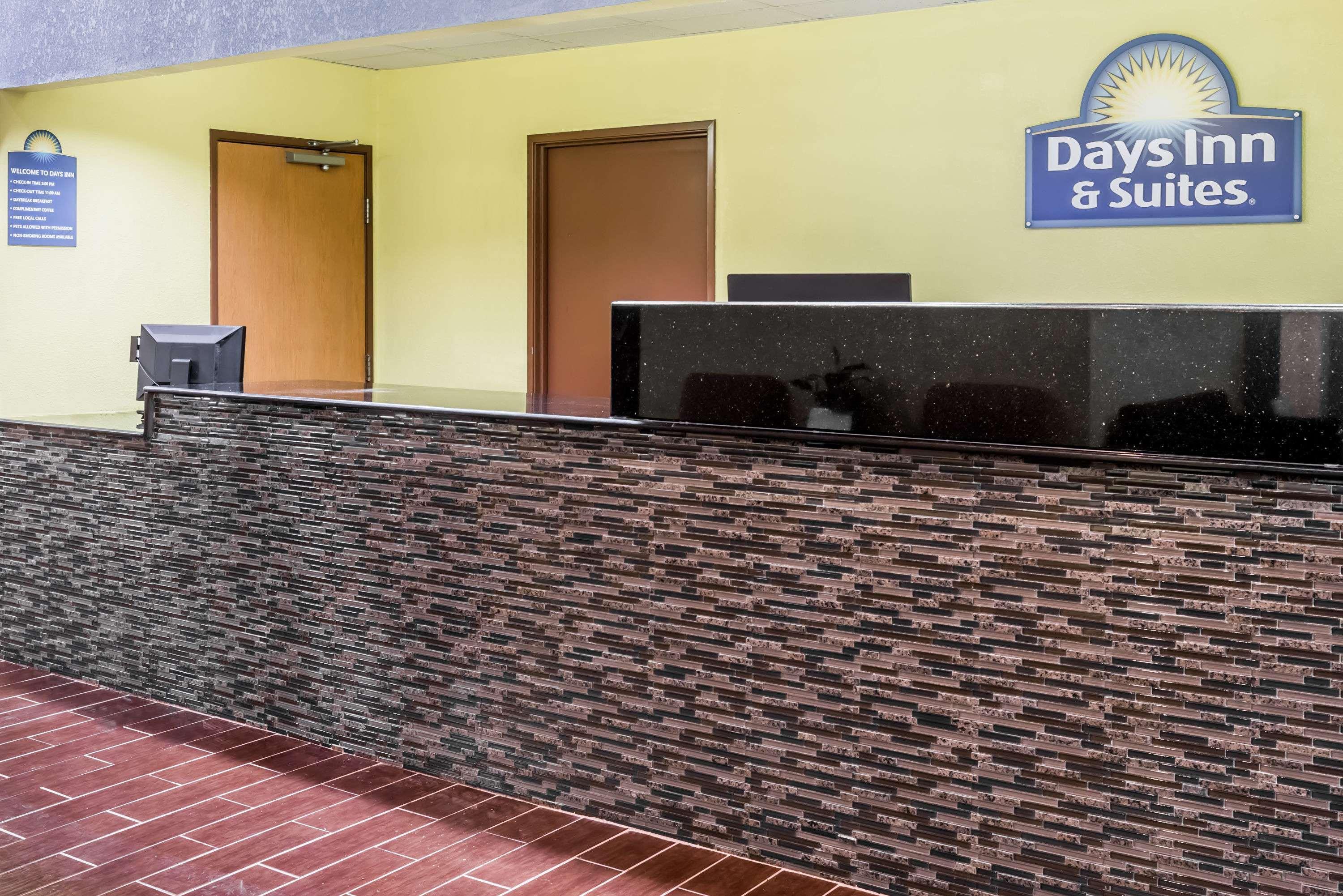 Days Inn & Suites By Wyndham Casey Dış mekan fotoğraf