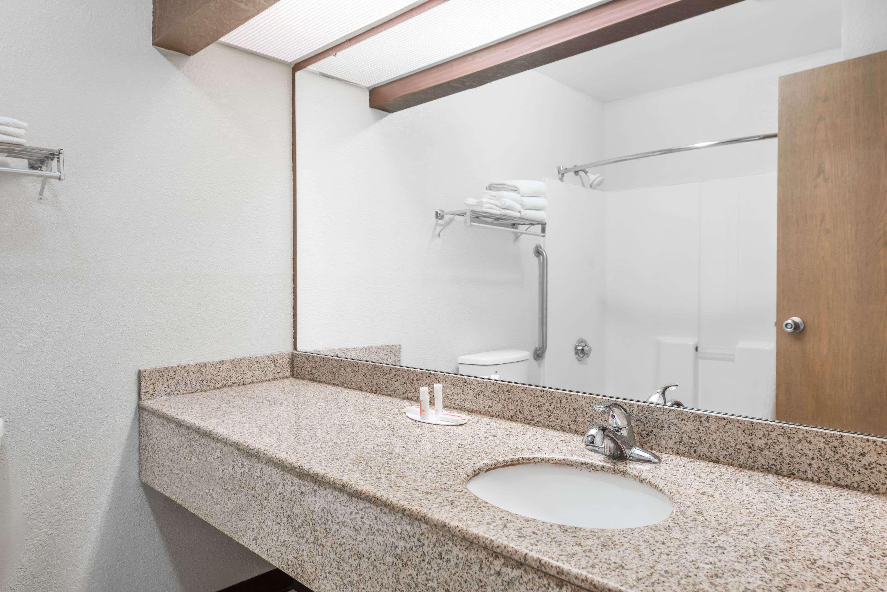 Days Inn & Suites By Wyndham Casey Dış mekan fotoğraf